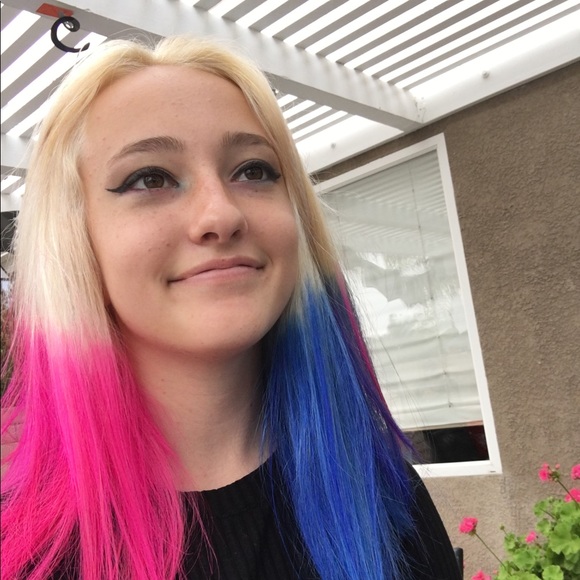 Meet your Posher, Christina - Picture 1 of 1